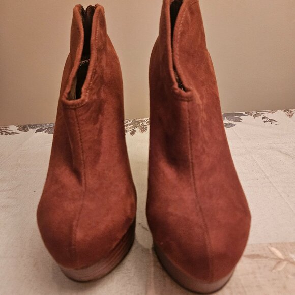 NWOT Vintage Bakers Platform Heel Booties - Picture 1 of 10